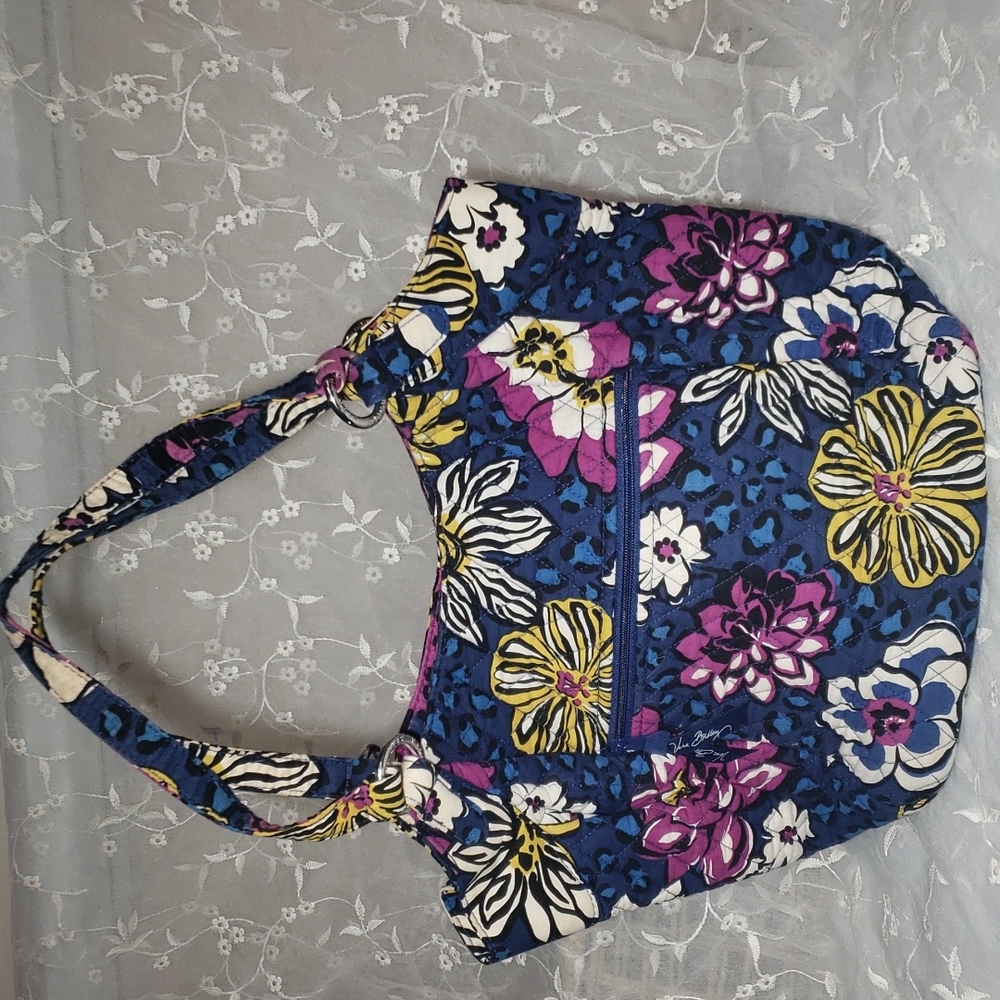 Hawiian floral handbag quilted cotton,bold pink cheetah print inside.